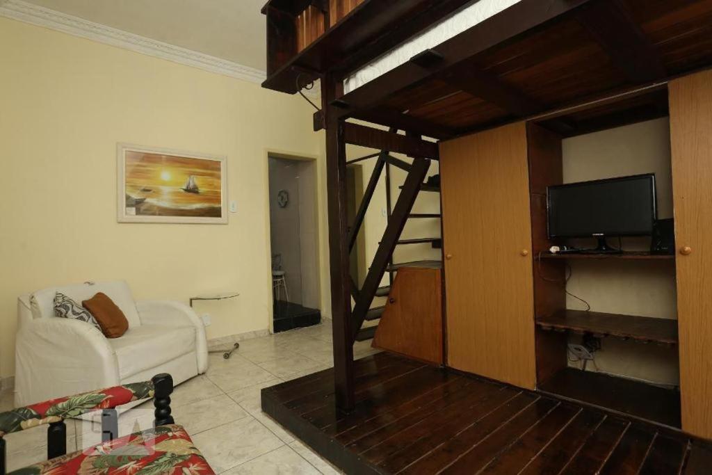 Sa Ferreira, Arpoador Apartment